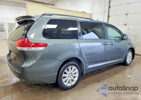 2013 Toyota Sienna Xle z USA, uszkodzony, nr VIN 5TDDK3DC9DS050724